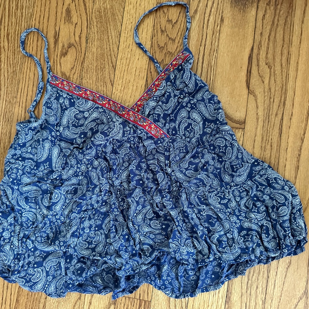 Very flowy and cropped